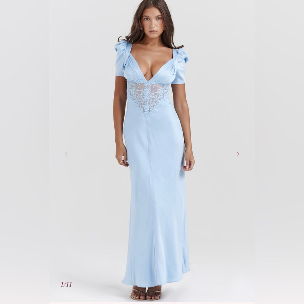 Elegant Blue Lace Evening Gown